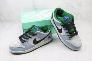 Nike Dunk Low Premium SB 'Maple Leaf'