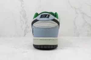 Nike Dunk Low Premium SB 'Maple Leaf'