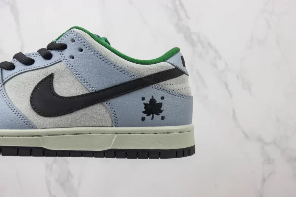 Nike Dunk Low Premium SB 'Maple Leaf'