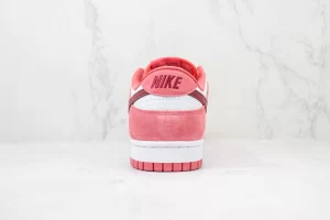 Nike SB Dunk Low