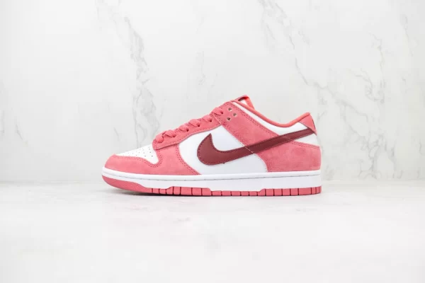 Nike SB Dunk Low