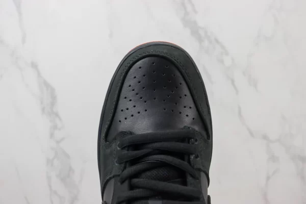 Nike SB Dunk Low Black Pigeon