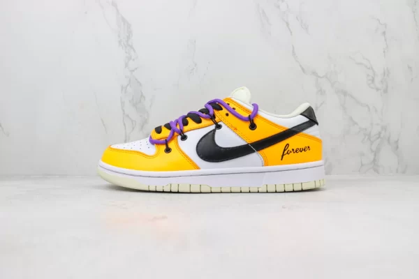 Nike SB Dunk Low Sneaker