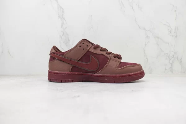 Nike SB Dunk Low Premium Valentine’s Day