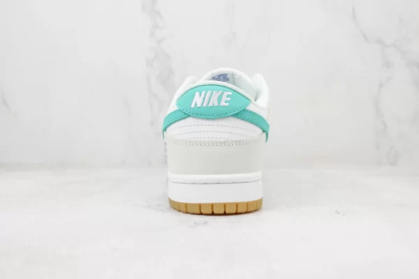 NK SB Dunk Low Retro