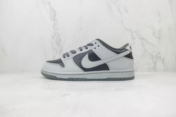 Nike SB Dunk Low Atlas