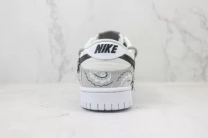 Nike SB Dunk Low Sneakers