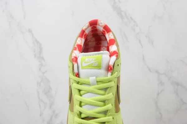 Nike SB Dunk Low x Tagzfootwear