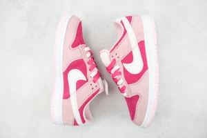 Nike SB Dunk Low Pink White